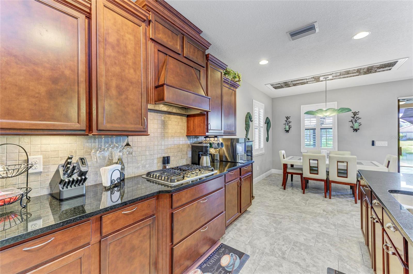 UNIVERSITY GROVES ESTATES RESERVE - Residential