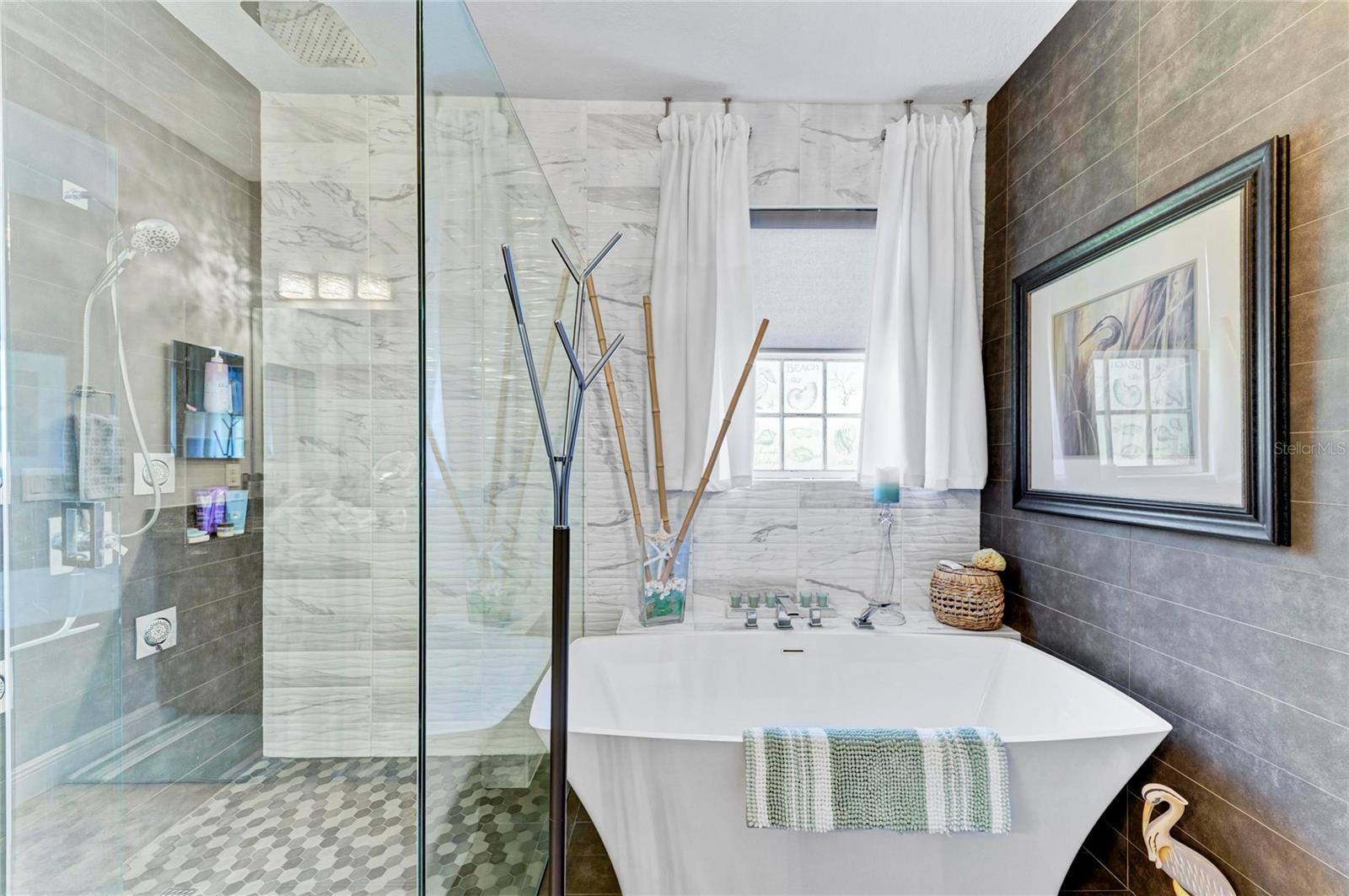 UNIVERSITY GROVES ESTATES RESERVE - Residential