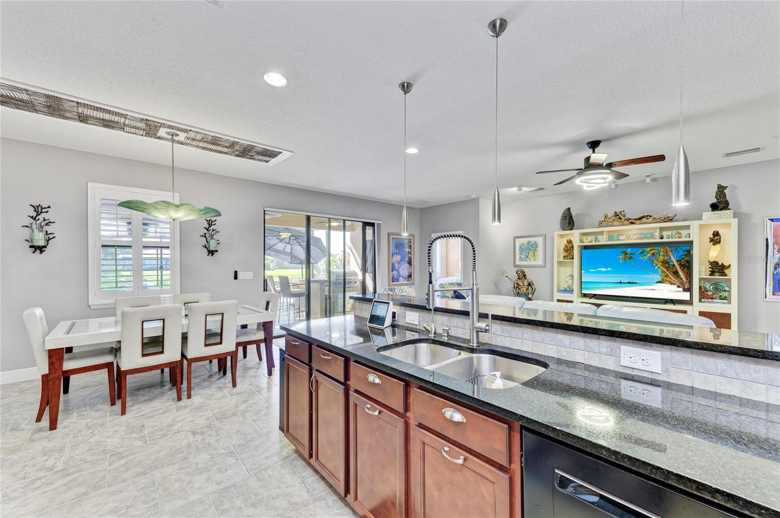 UNIVERSITY GROVES ESTATES RESERVE - Residential