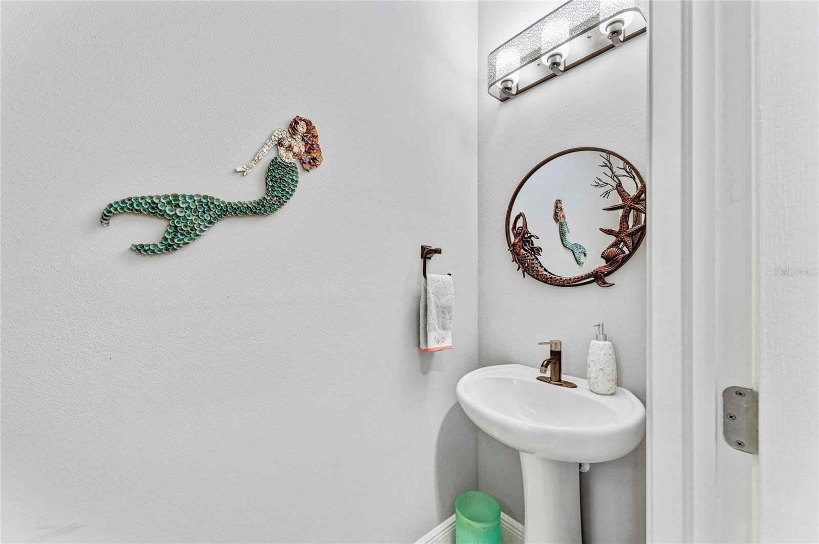 UNIVERSITY GROVES ESTATES RESERVE - Residential