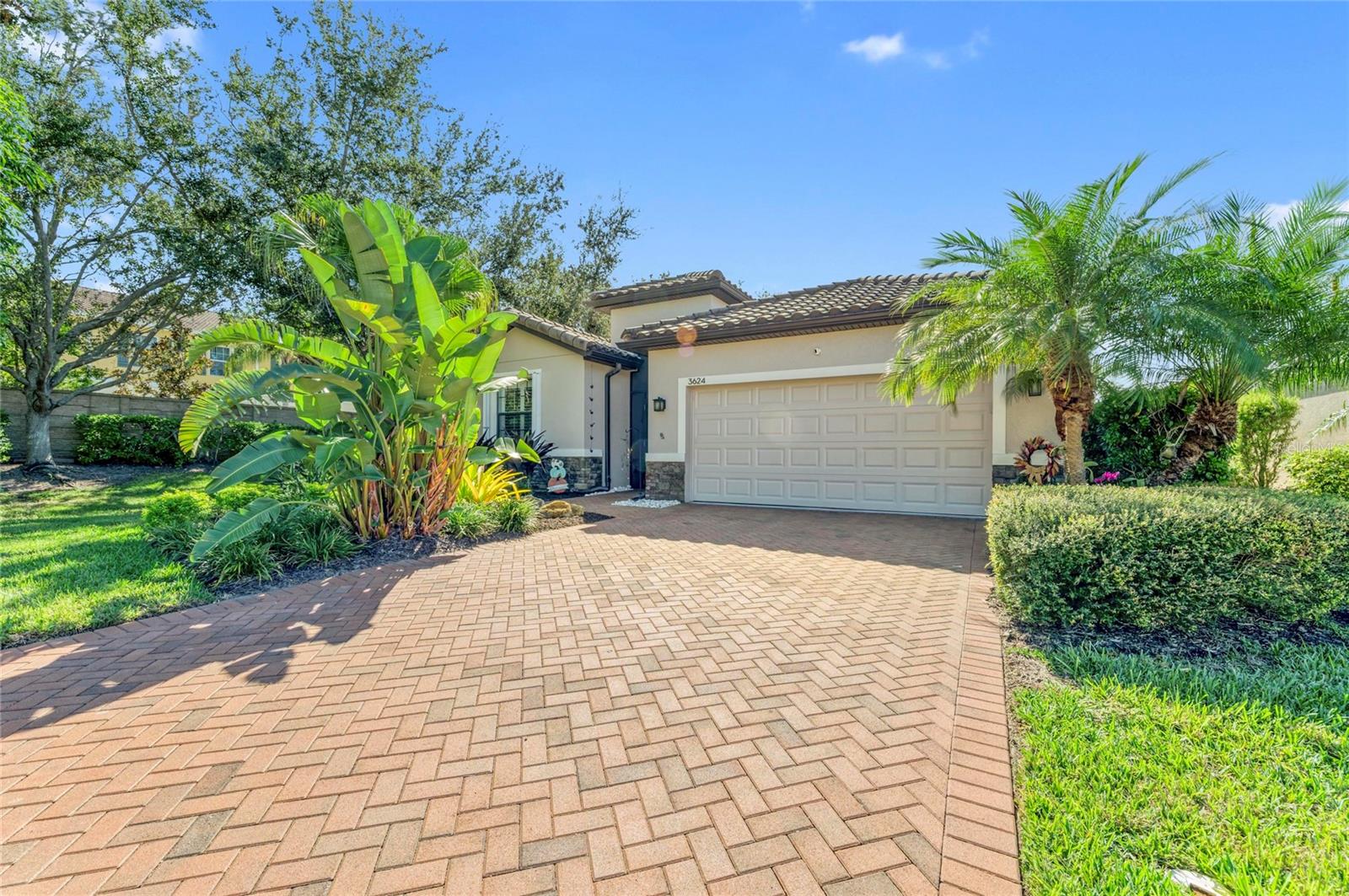 UNIVERSITY GROVES ESTATES RESERVE - Residential