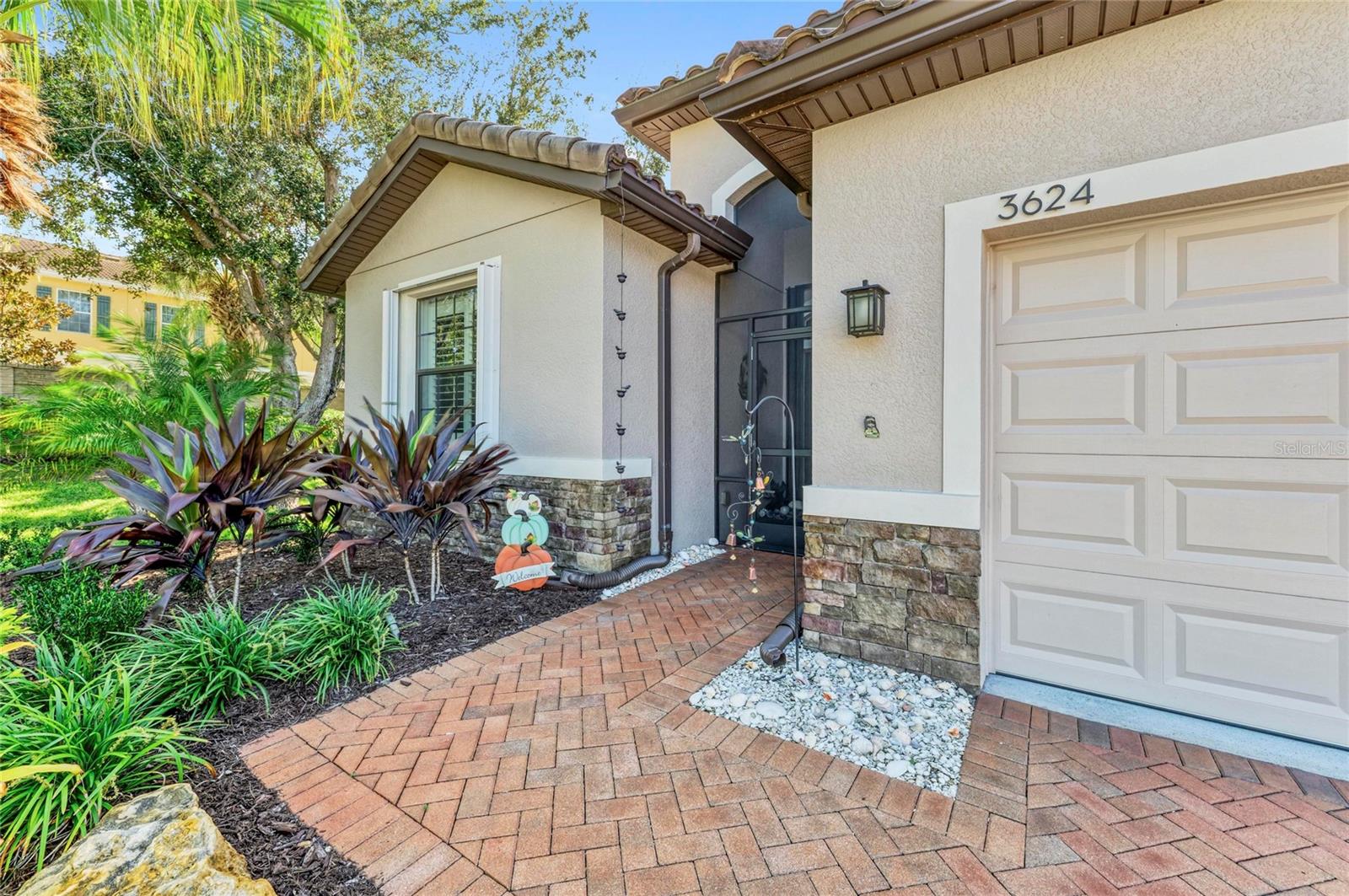 UNIVERSITY GROVES ESTATES RESERVE - Residential