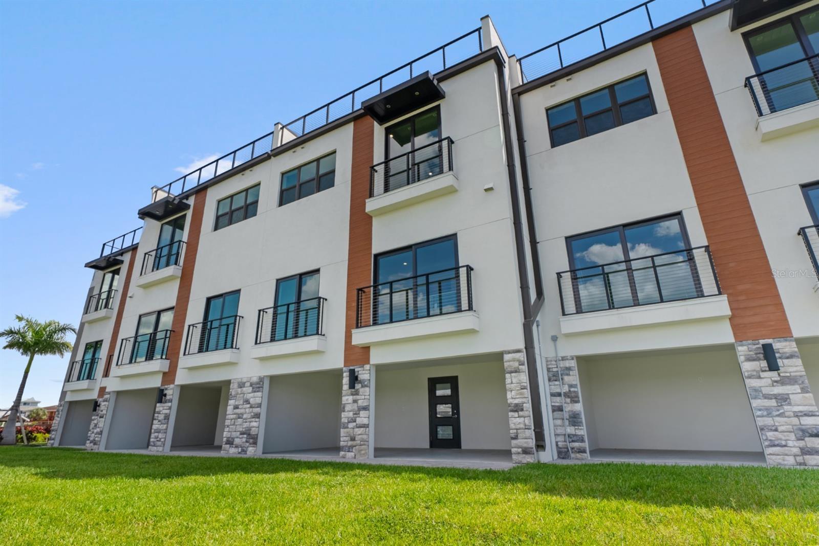 SADYNE SUNRISE TOWNHOMES - Residential