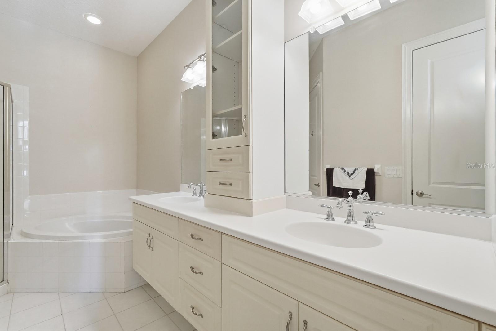 NORTHSHORE 4 - Residential