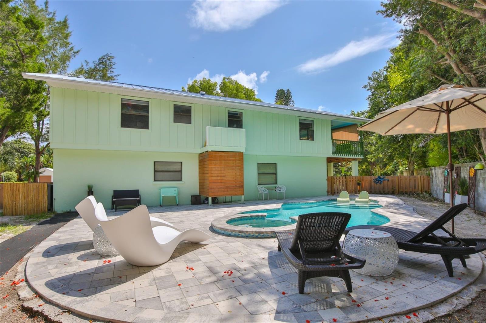 LUANA ISLES - Residential