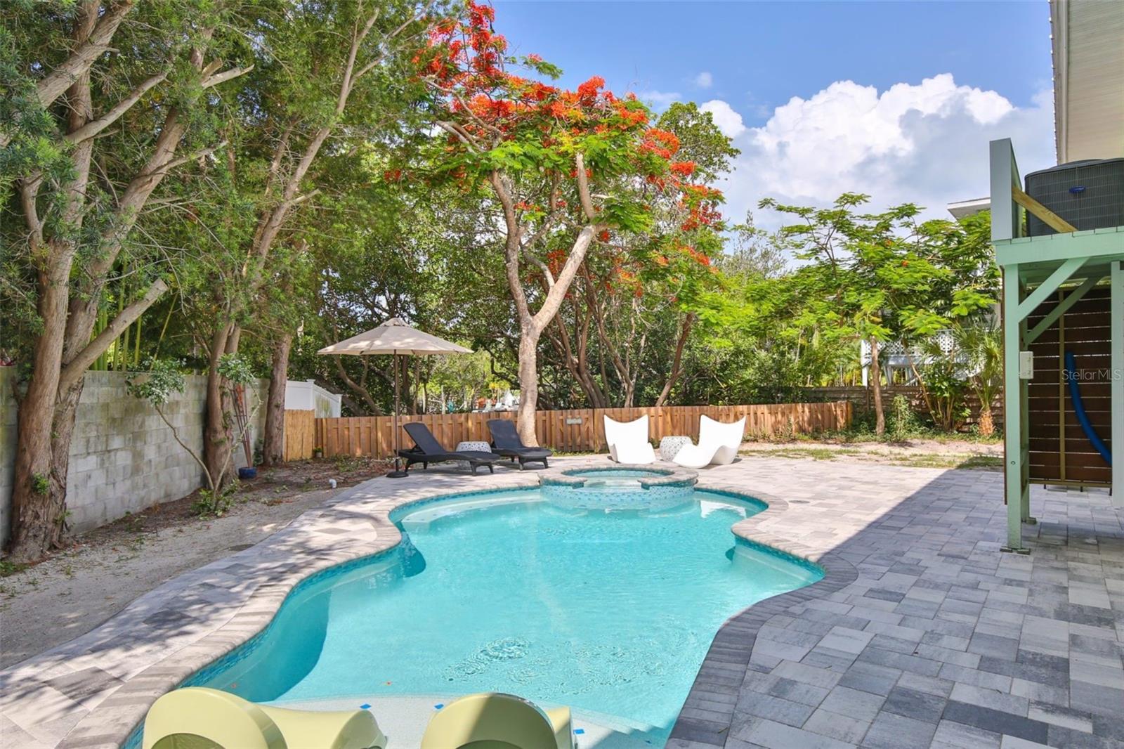 LUANA ISLES - Residential