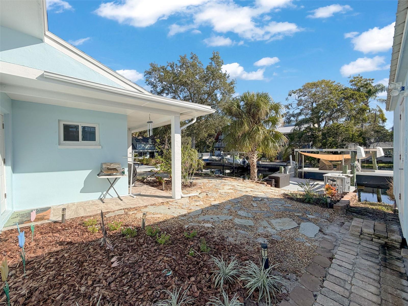 MARTHAS VINEYARD - Residential