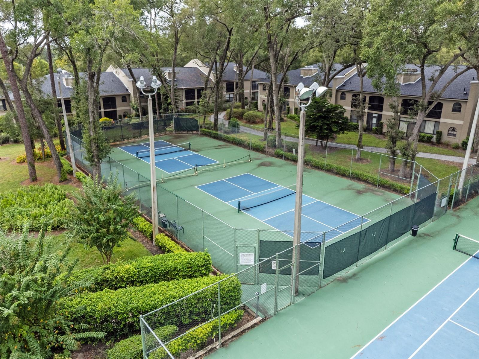 KENSINGTON PARK CONDO - Residential