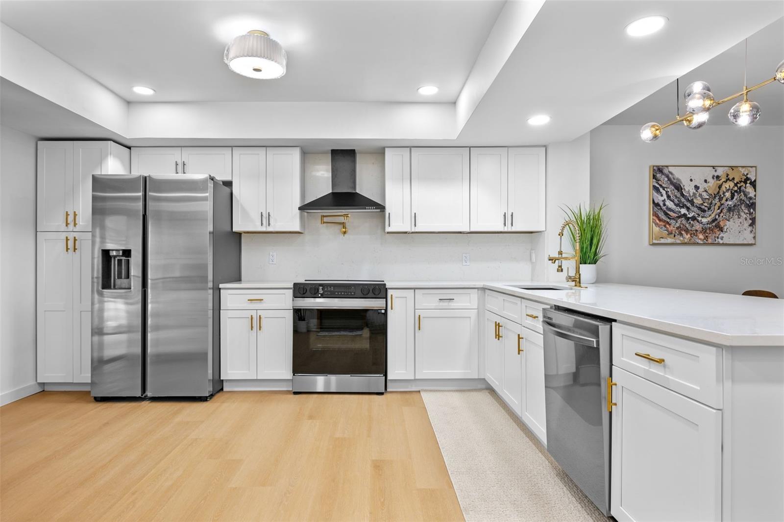 KENSINGTON PARK CONDO - Residential