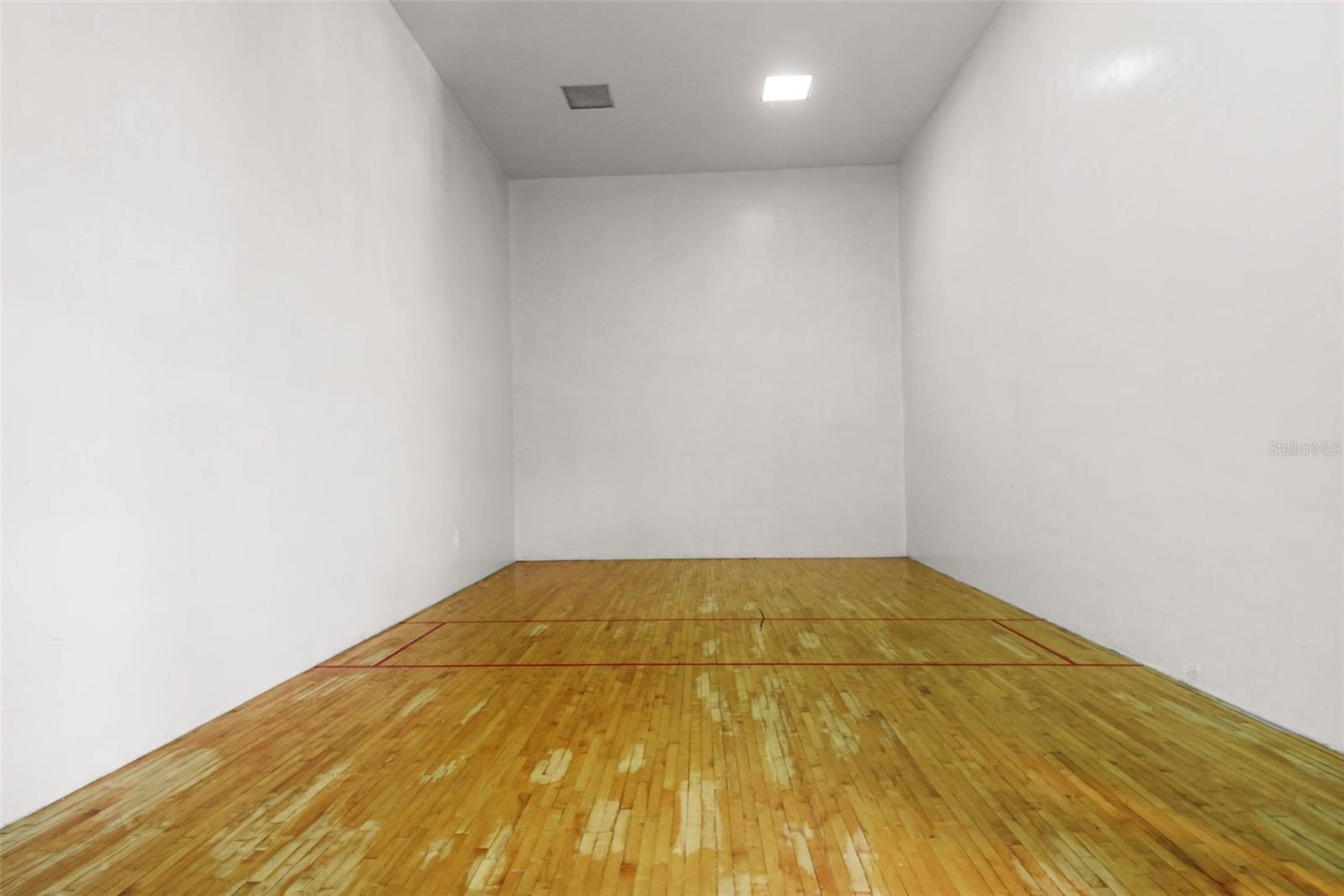 KENSINGTON PARK CONDO - Residential