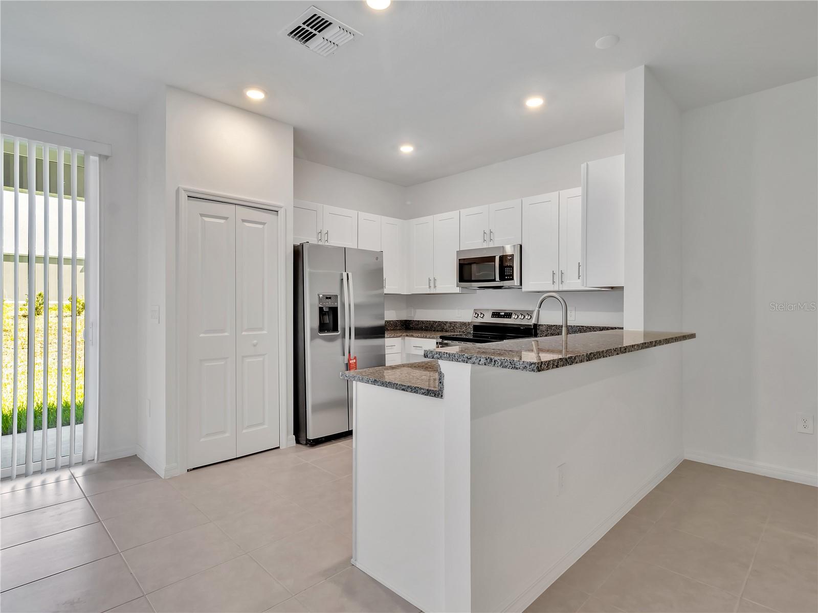 SEAIRE TOWNHOMES - Residential Lease