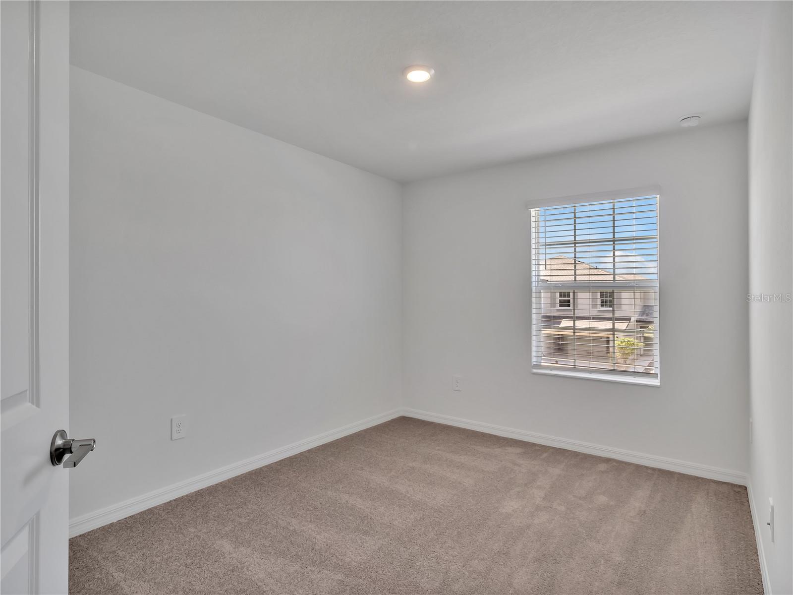 SEAIRE TOWNHOMES - Residential Lease