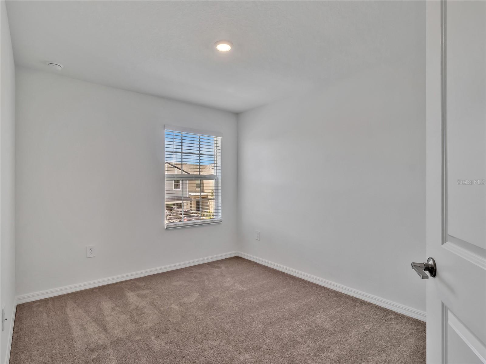 SEAIRE TOWNHOMES - Residential Lease