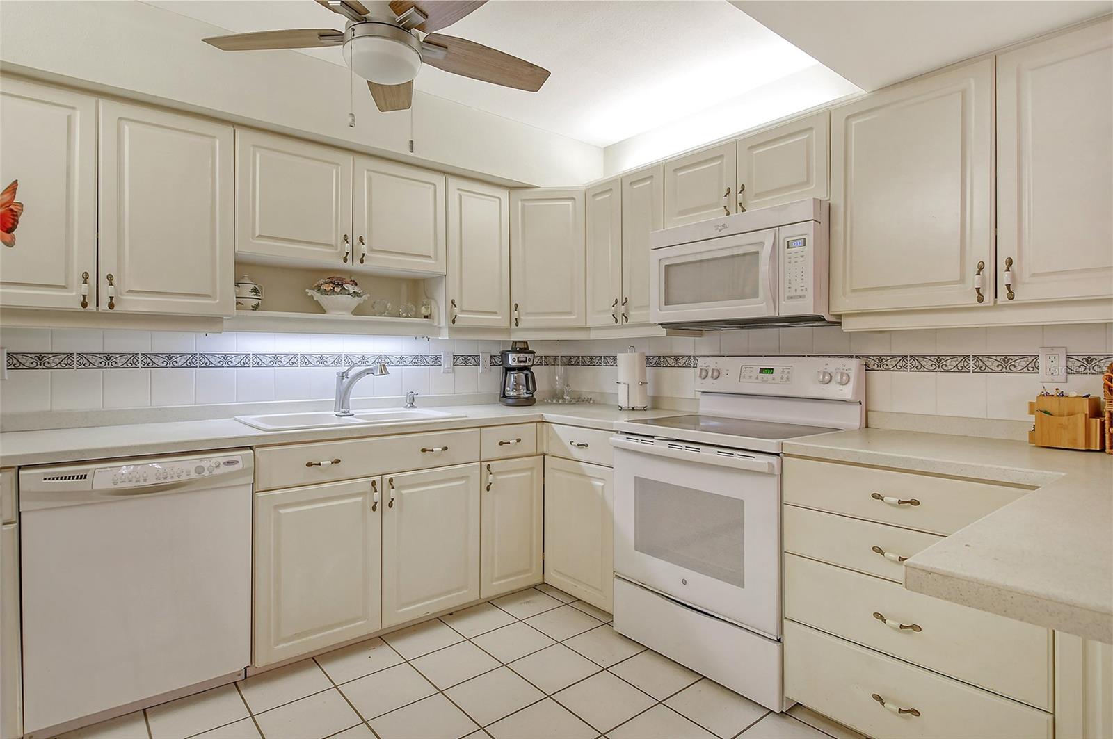 PELICAN COVE I - Residential