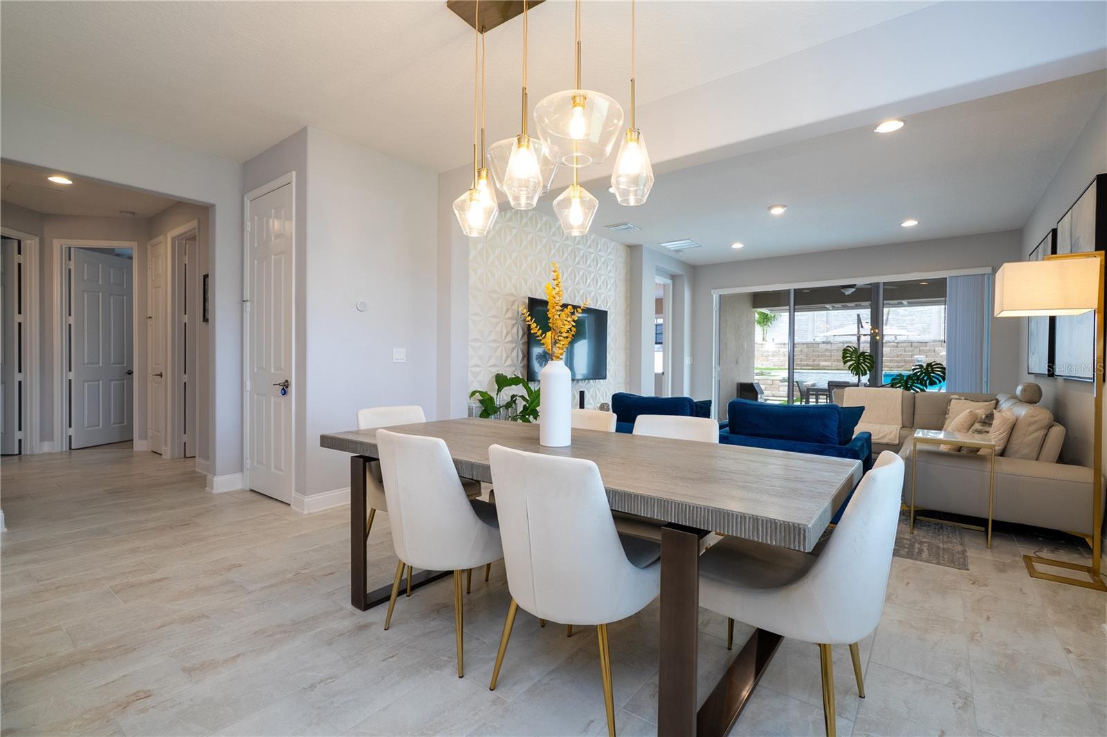 SANCTUARY/TWIN WATERS - Residential