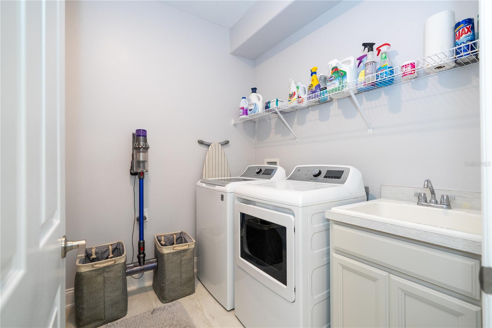 SANCTUARY/TWIN WATERS - Residential