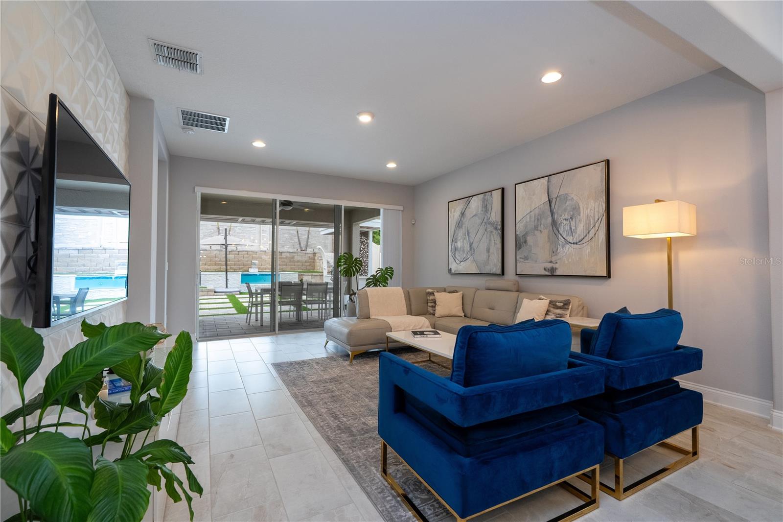 SANCTUARY/TWIN WATERS - Residential