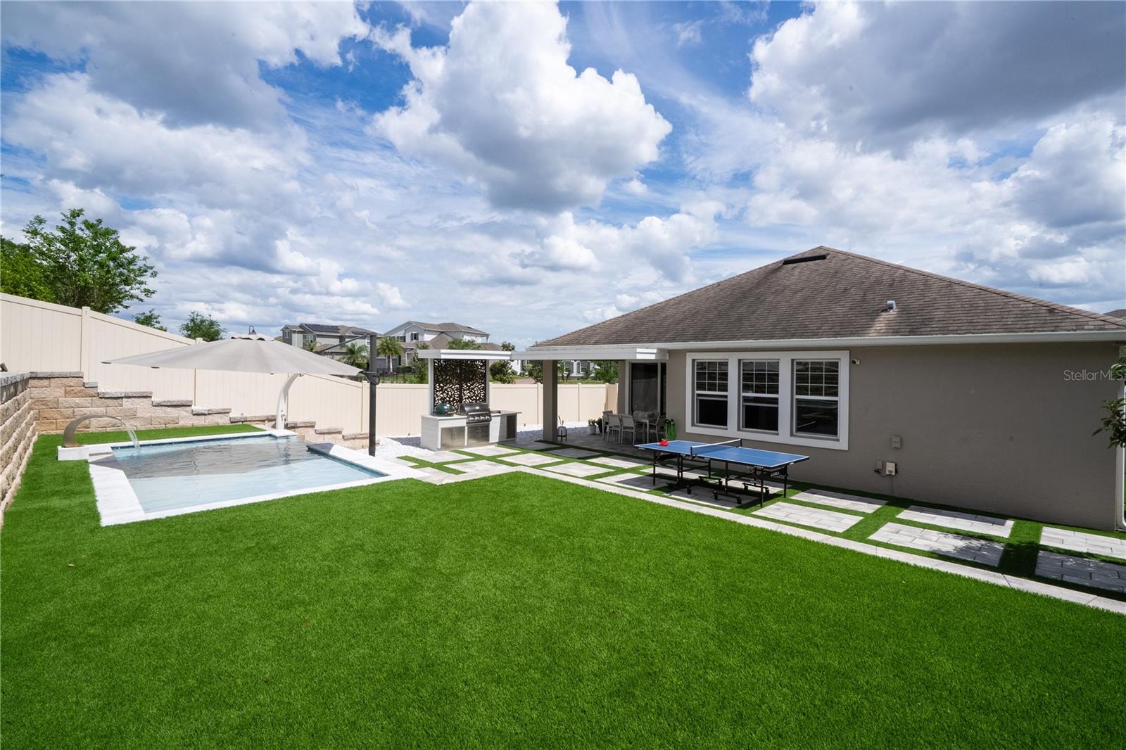 SANCTUARY/TWIN WATERS - Residential