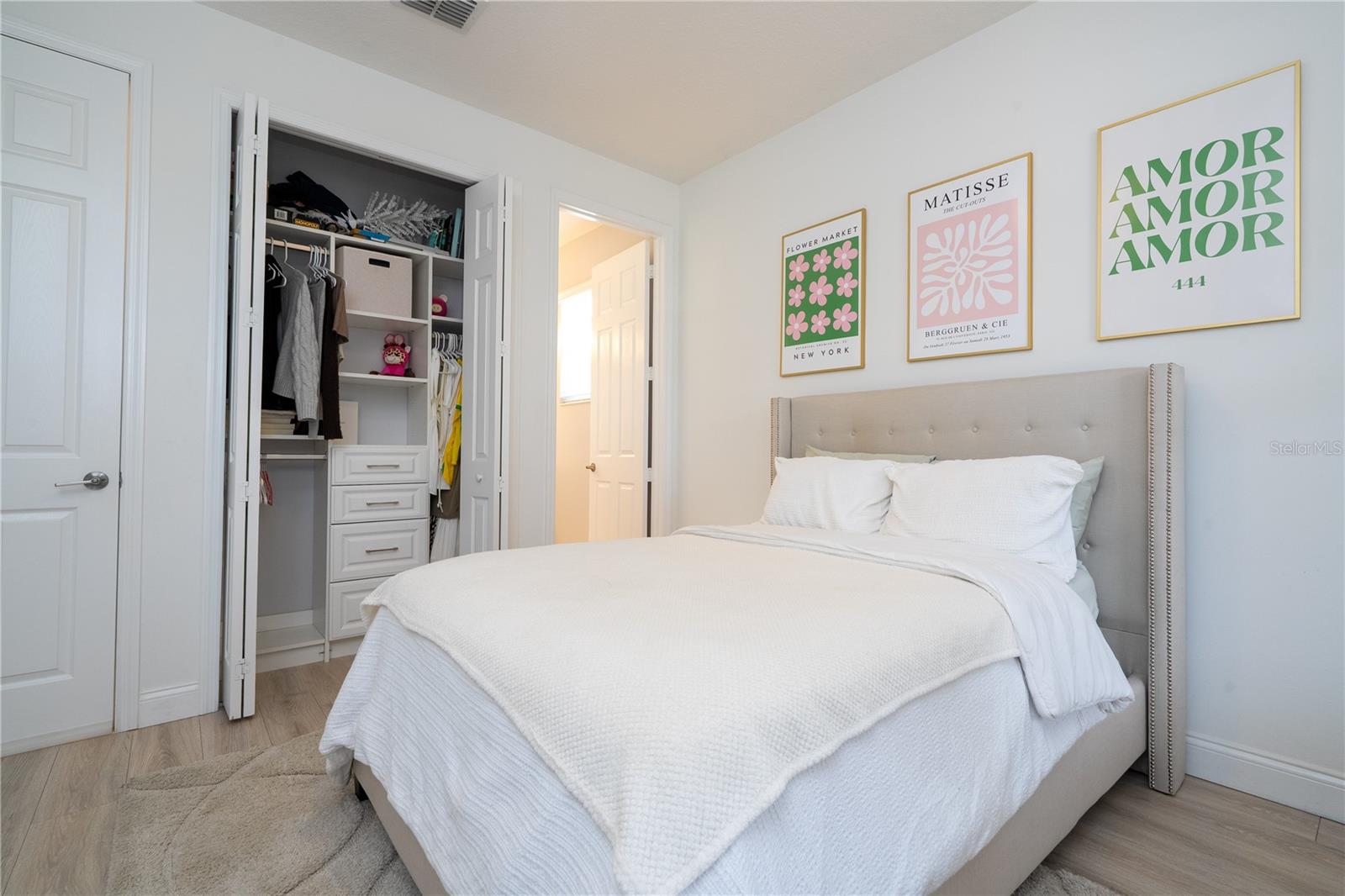 SANCTUARY/TWIN WATERS - Residential