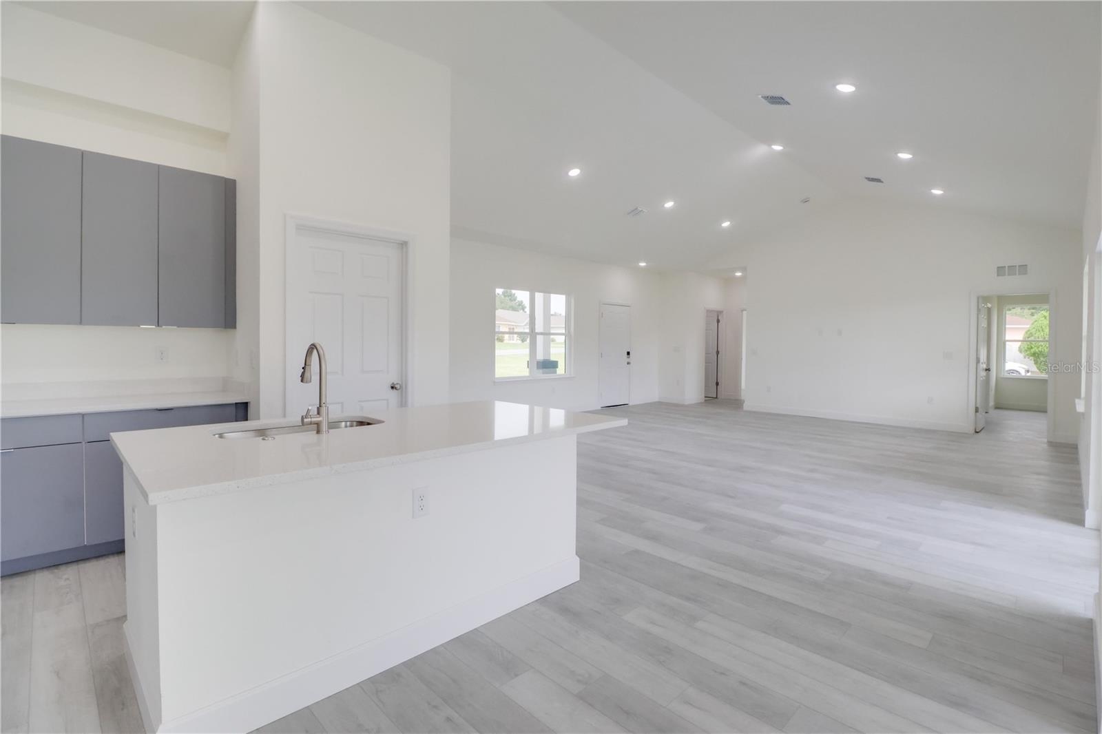 MARION OAKS UN 03 - Residential Lease