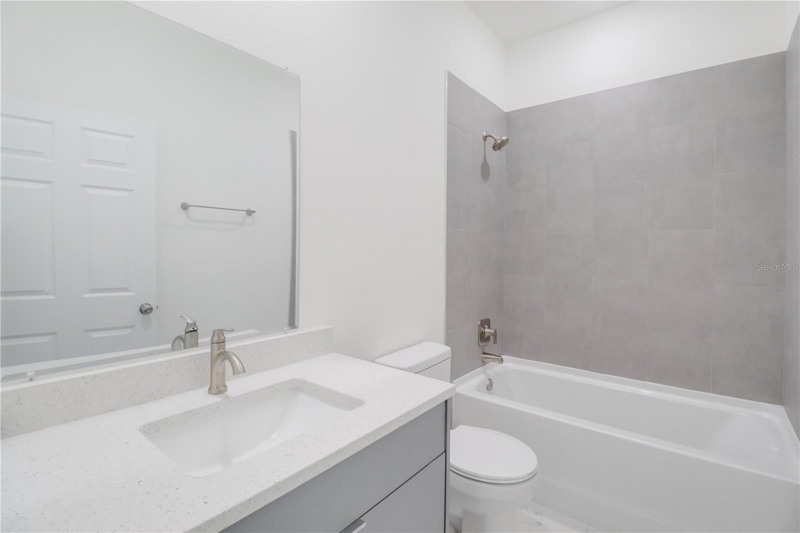 MARION OAKS UN 03 - Residential Lease