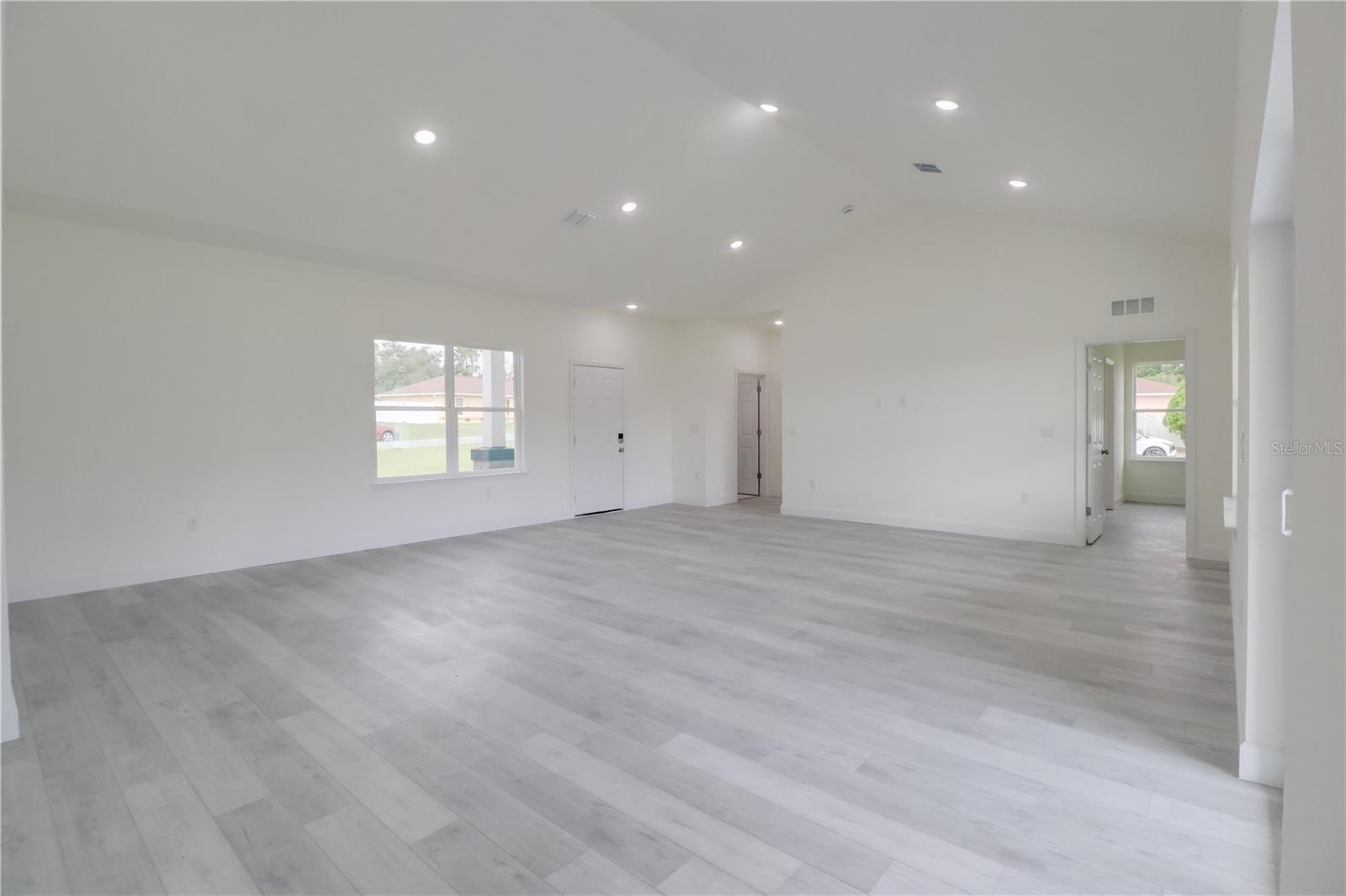 MARION OAKS UN 03 - Residential Lease