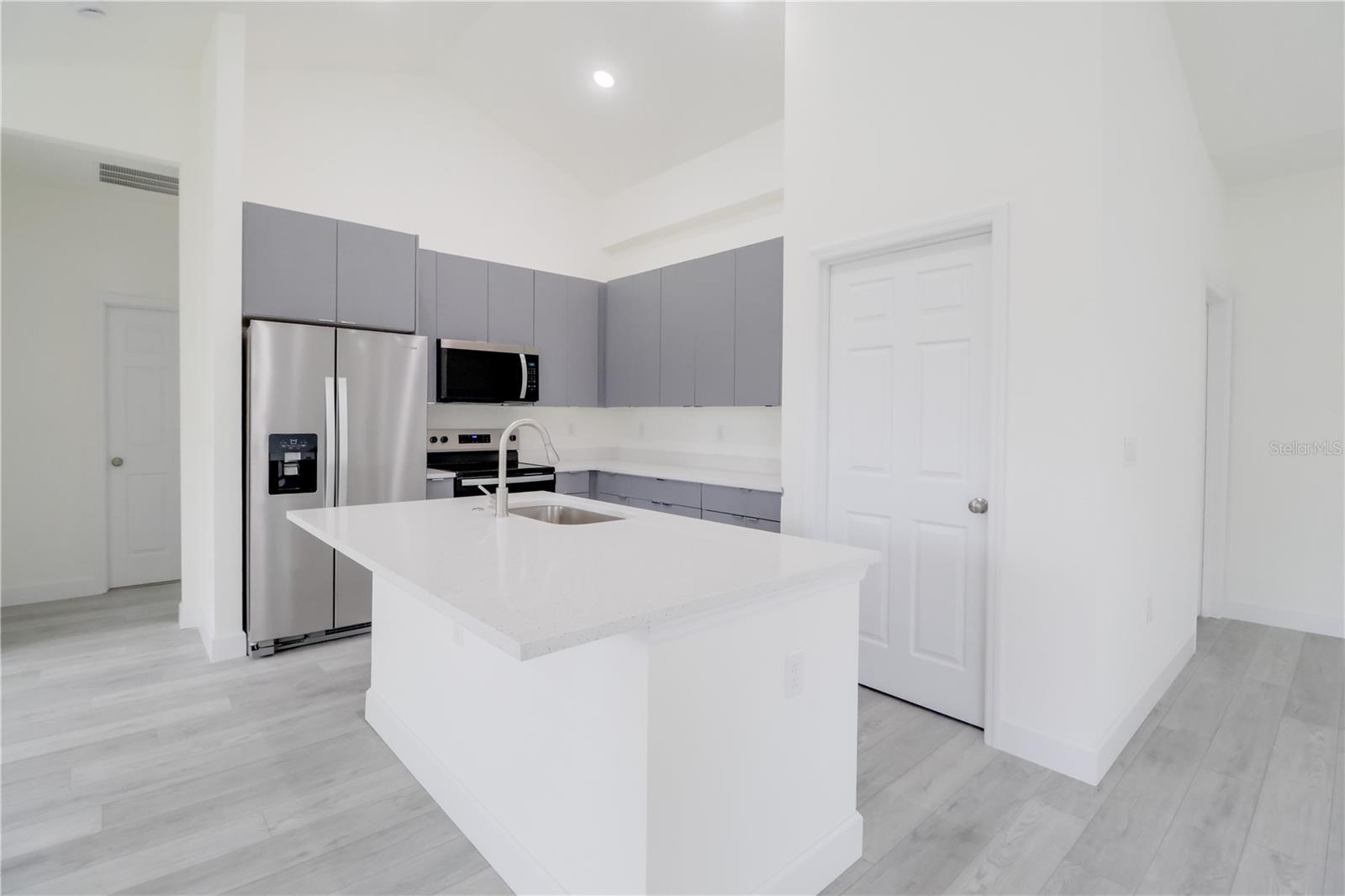MARION OAKS UN 03 - Residential Lease