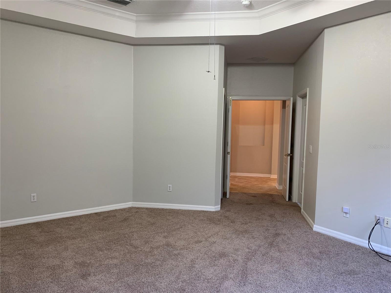 LAKES WINDERMERE PH 01 49 108 - Residential Lease