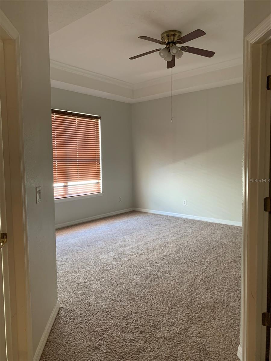 LAKES WINDERMERE PH 01 49 108 - Residential Lease