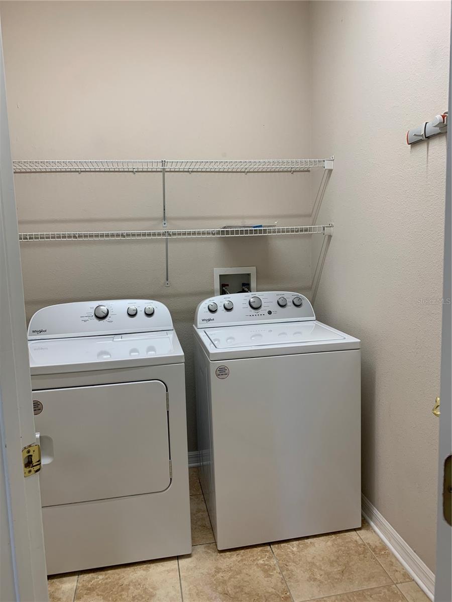 LAKES WINDERMERE PH 01 49 108 - Residential Lease