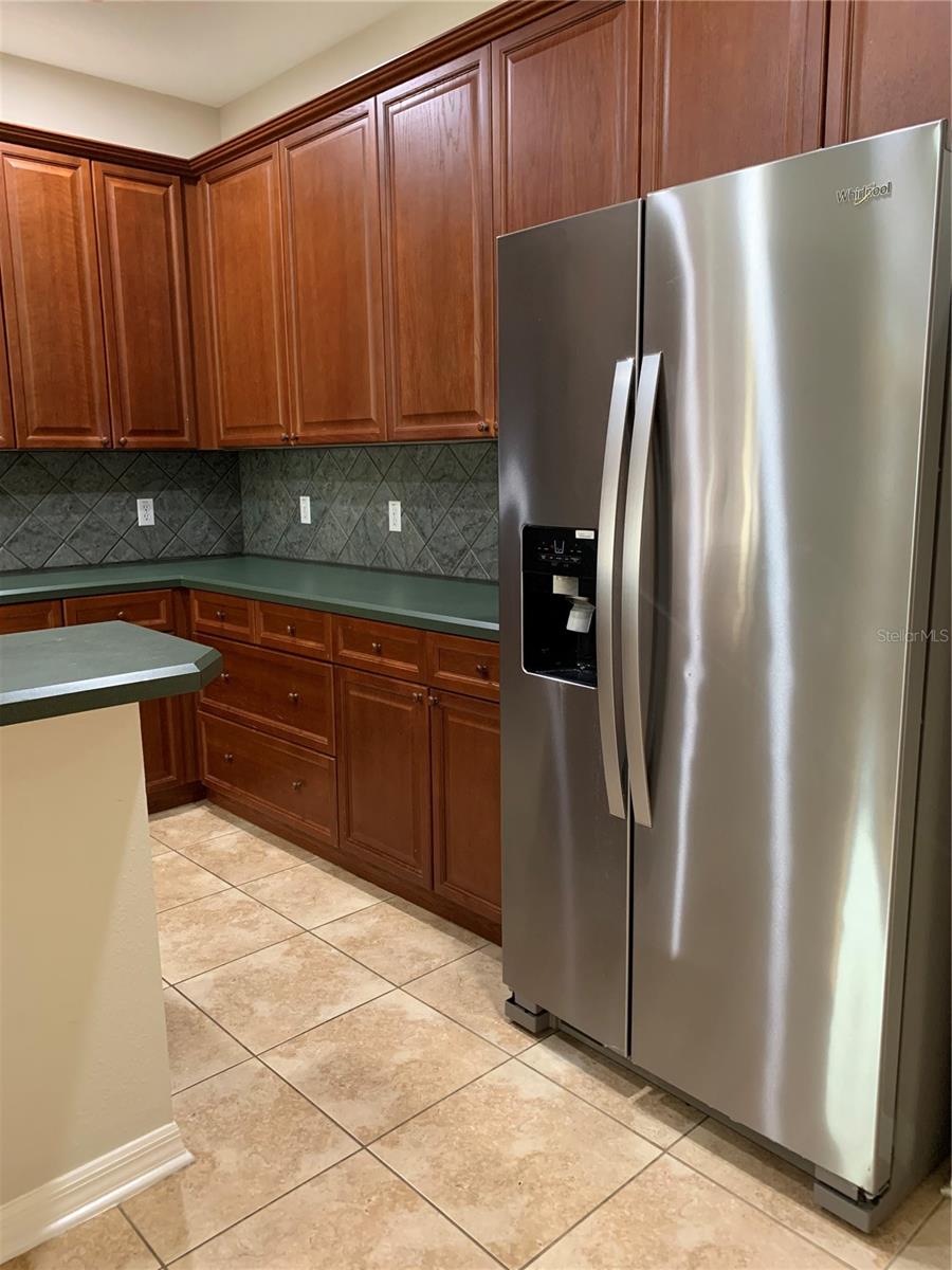 LAKES WINDERMERE PH 01 49 108 - Residential Lease