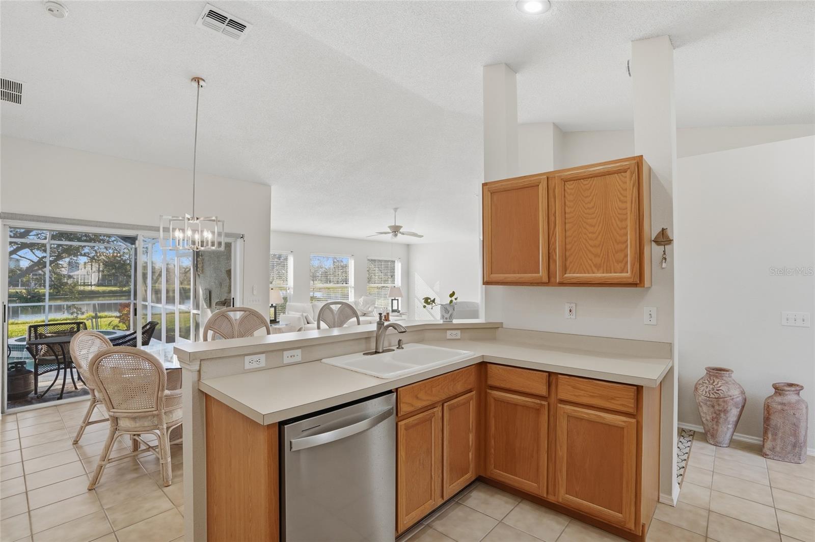 GLENN LAKES PHASE 3; LOT 2; BLOCK J; PB 30/182 - Residential