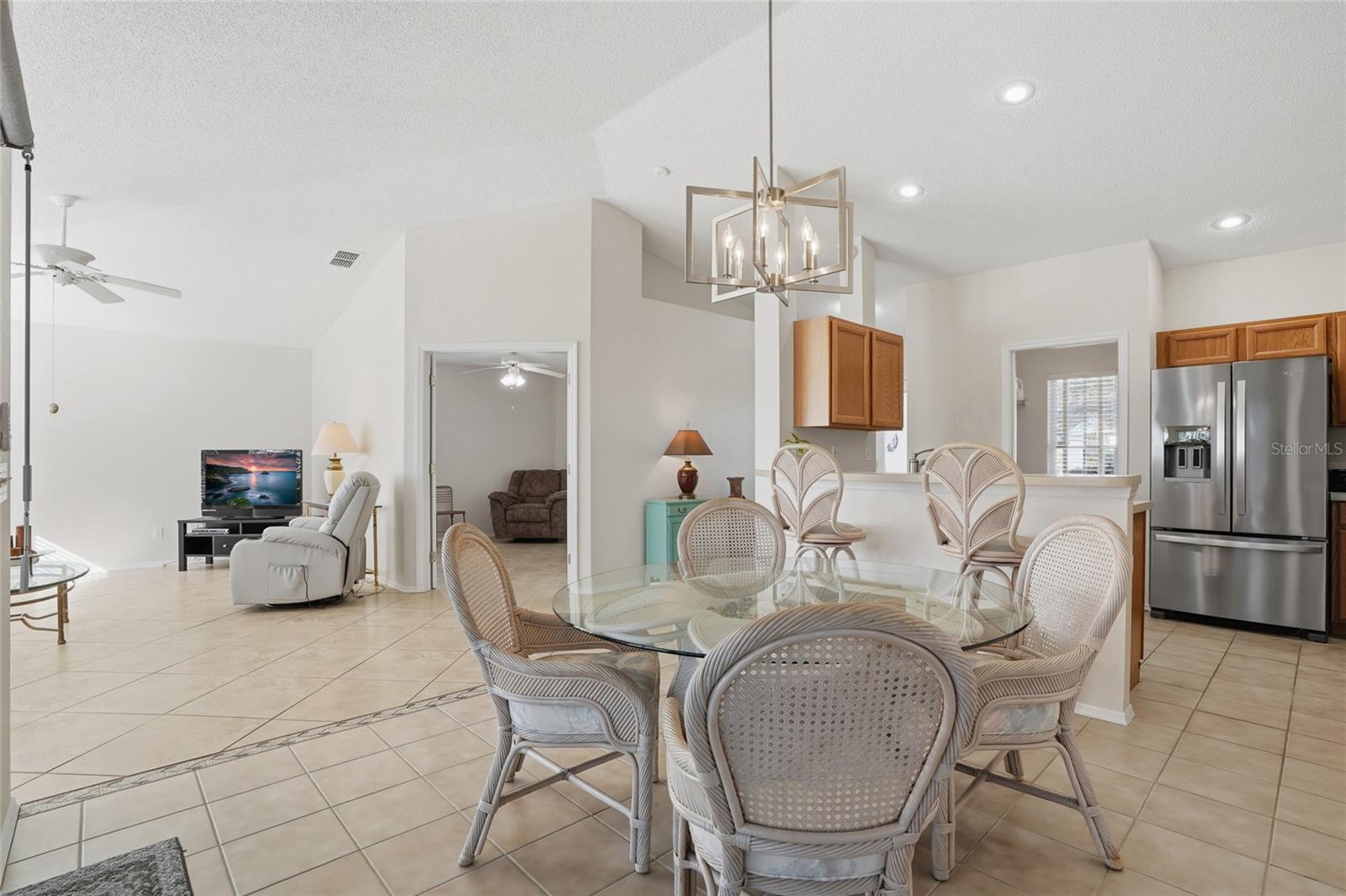 GLENN LAKES PHASE 3; LOT 2; BLOCK J; PB 30/182 - Residential