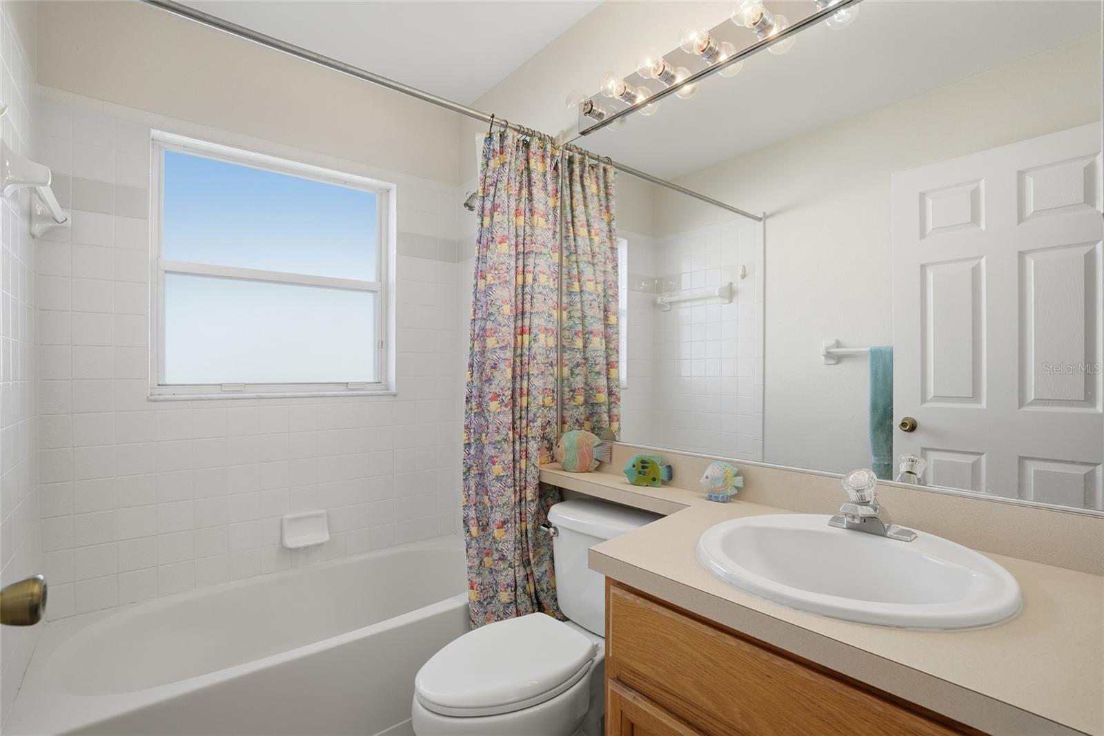 GLENN LAKES PHASE 3; LOT 2; BLOCK J; PB 30/182 - Residential