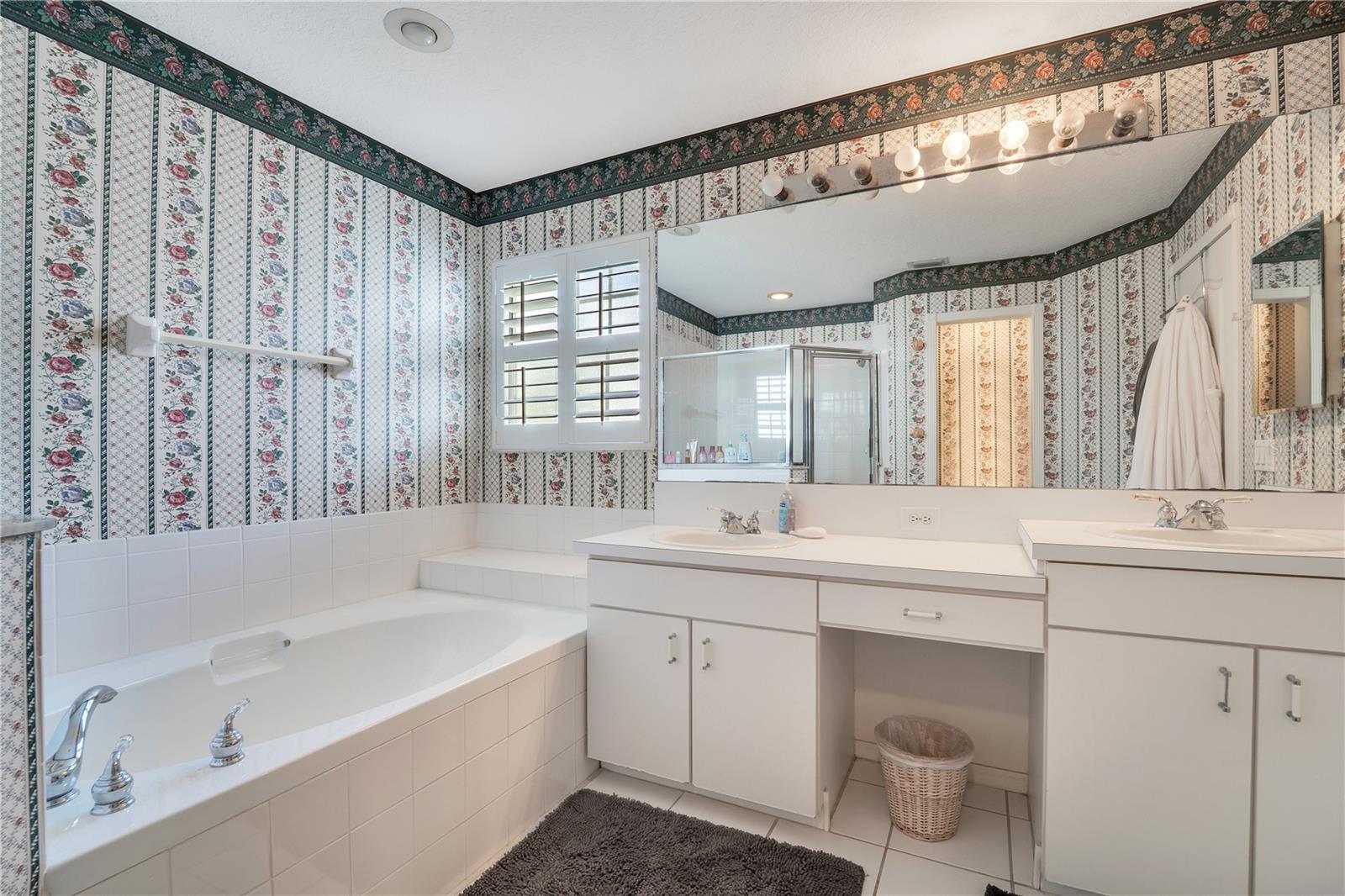 TAMPA PALMS AREA 2 UNIT 5B - Residential
