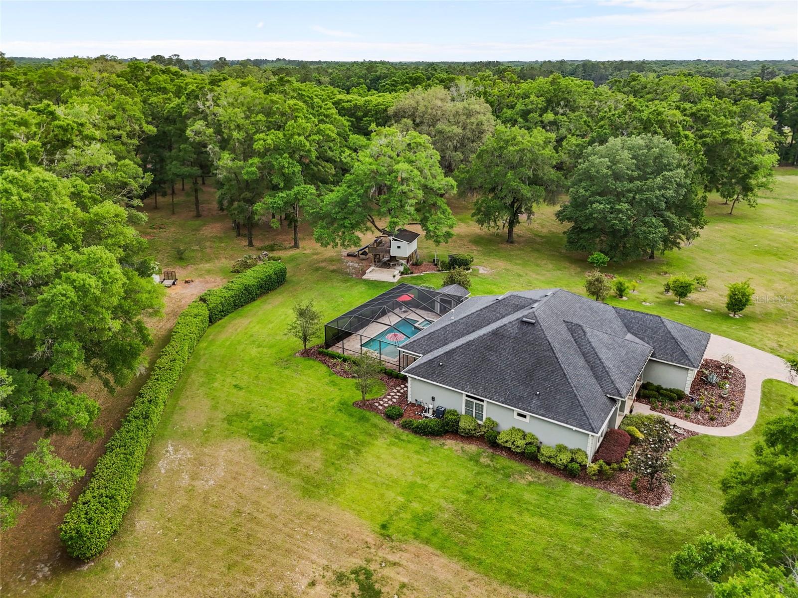 WYNDSONG MANOR - Residential