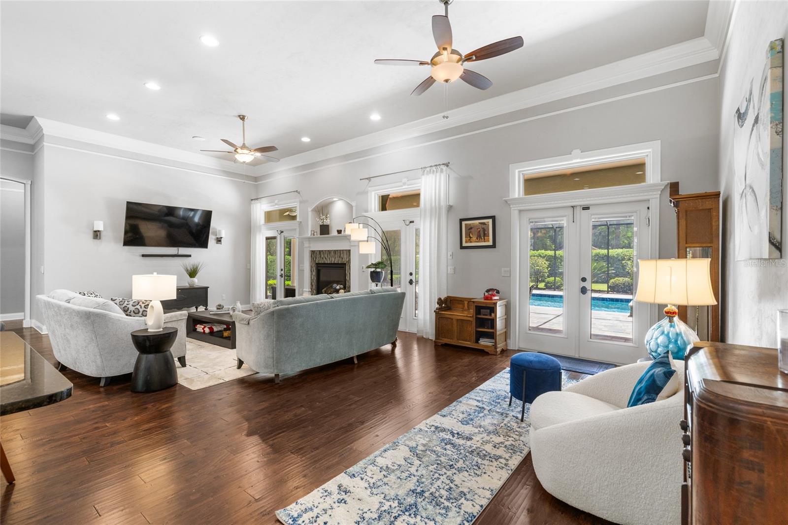 WYNDSONG MANOR - Residential