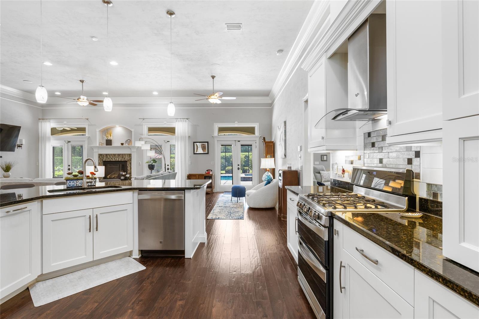 WYNDSONG MANOR - Residential