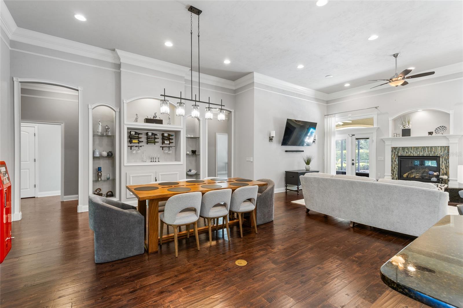 WYNDSONG MANOR - Residential