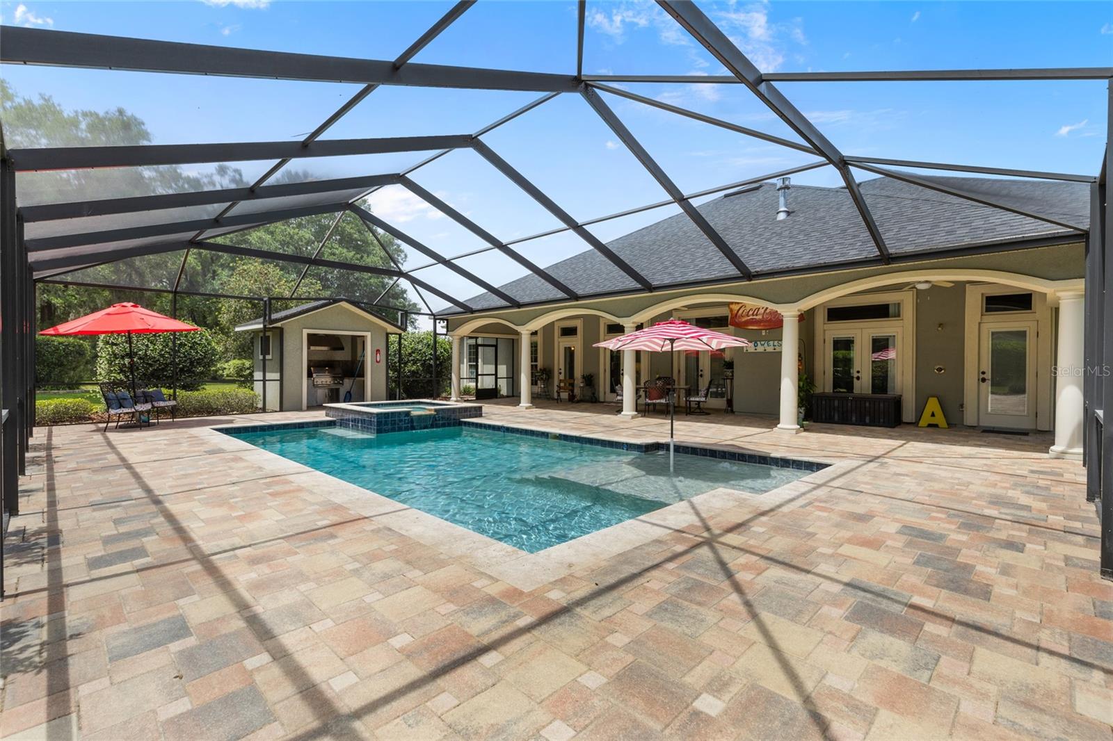 WYNDSONG MANOR - Residential