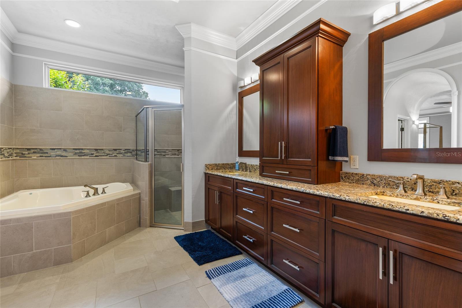 WYNDSONG MANOR - Residential