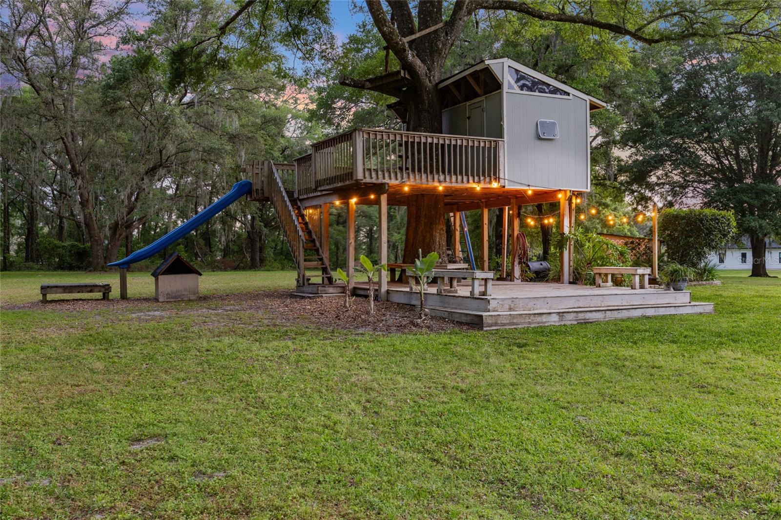 WYNDSONG MANOR - Residential