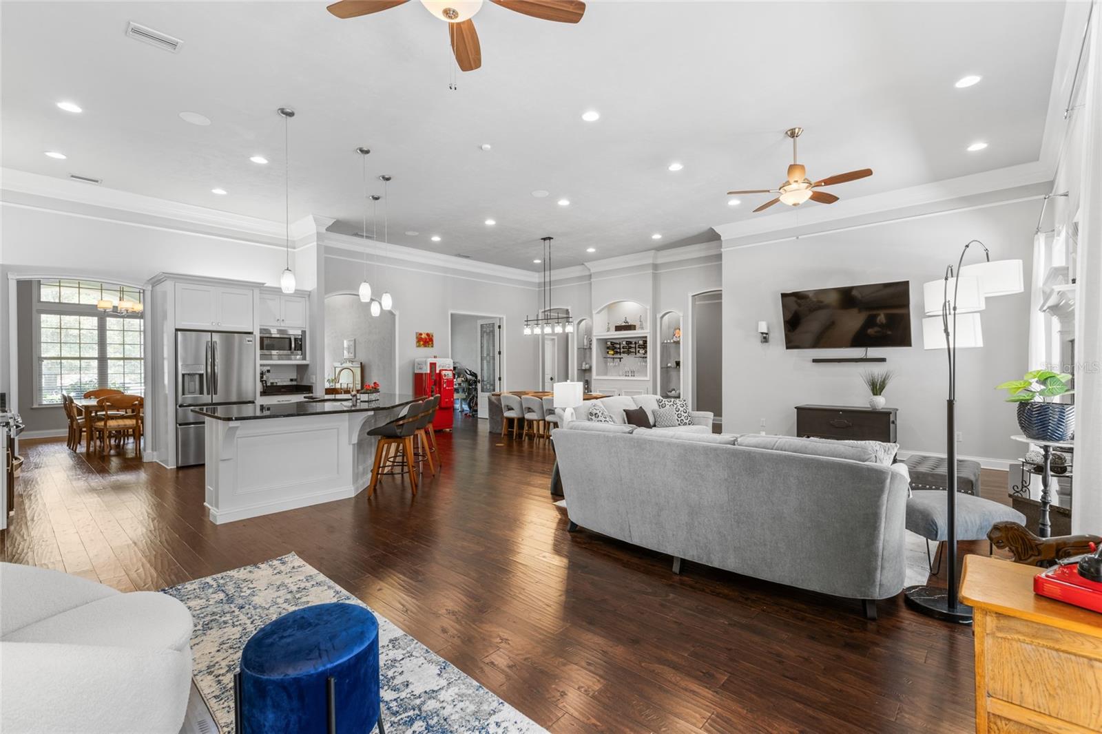 WYNDSONG MANOR - Residential