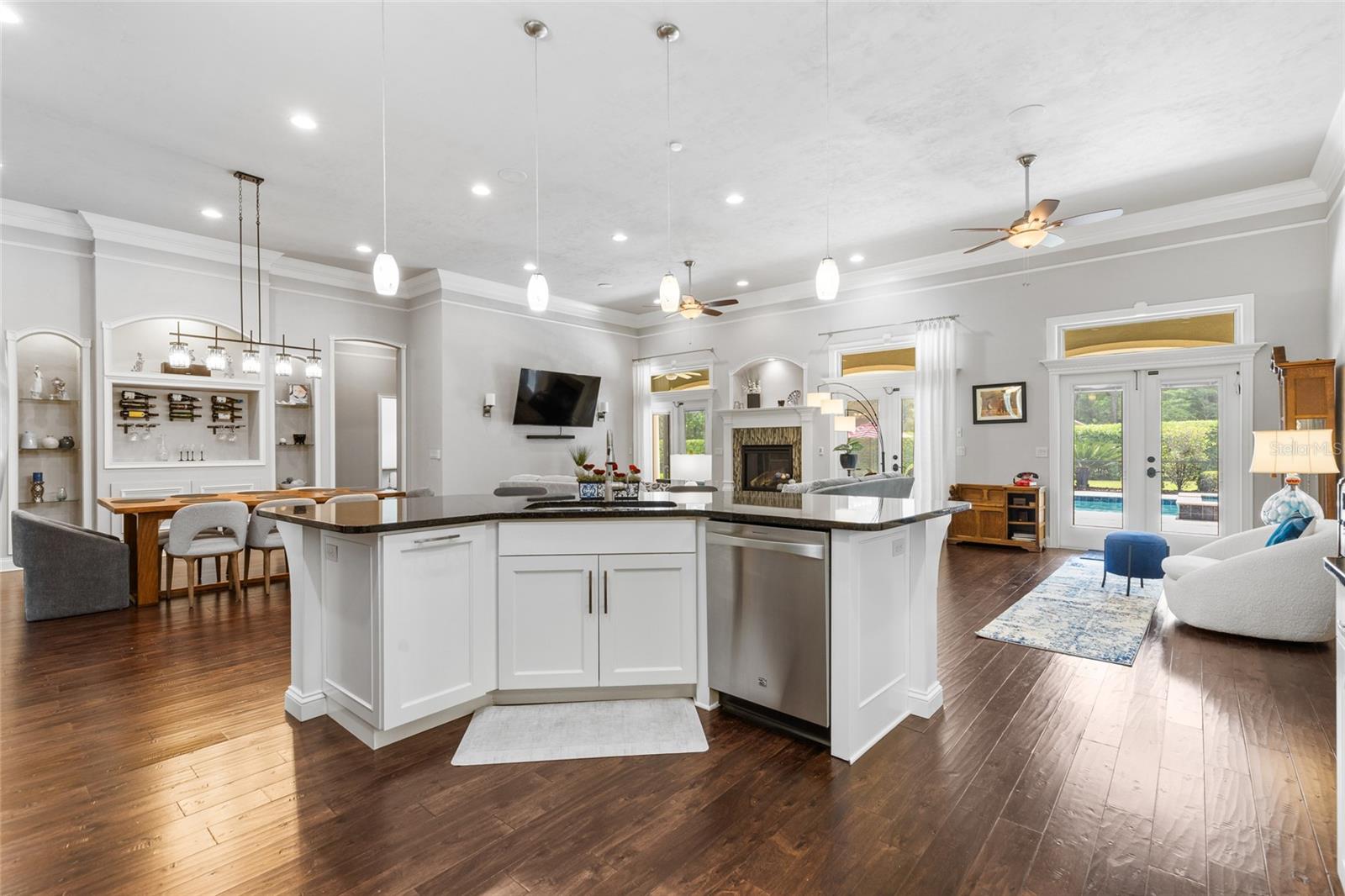 WYNDSONG MANOR - Residential