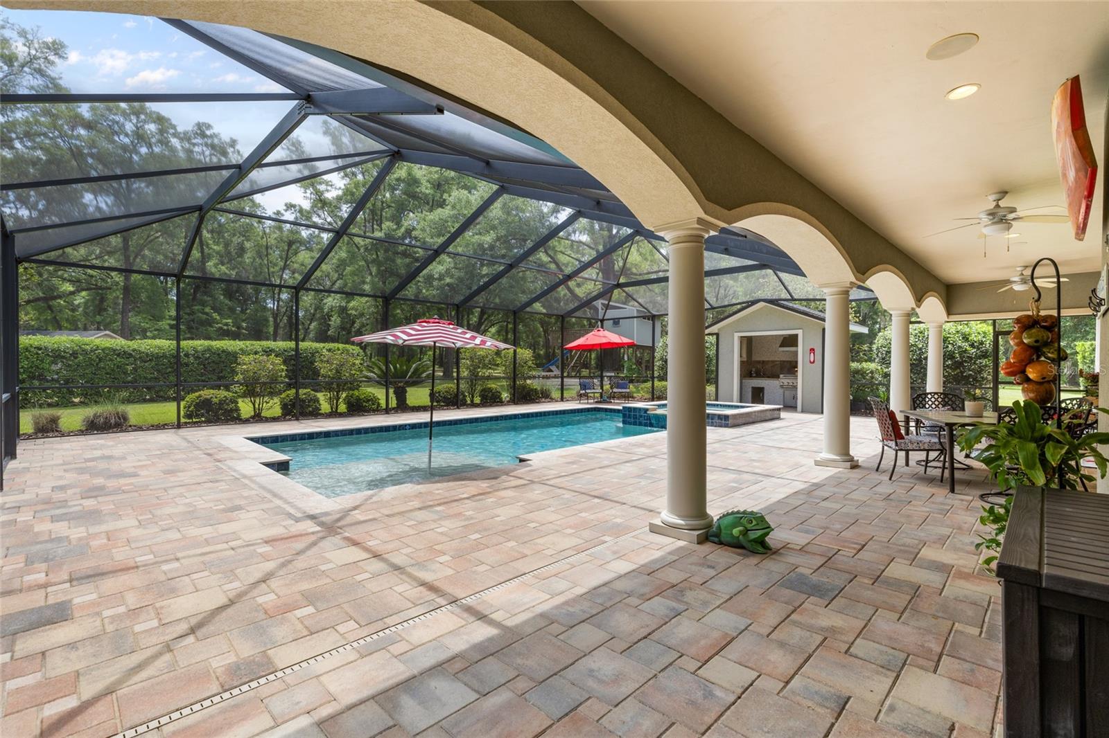 WYNDSONG MANOR - Residential