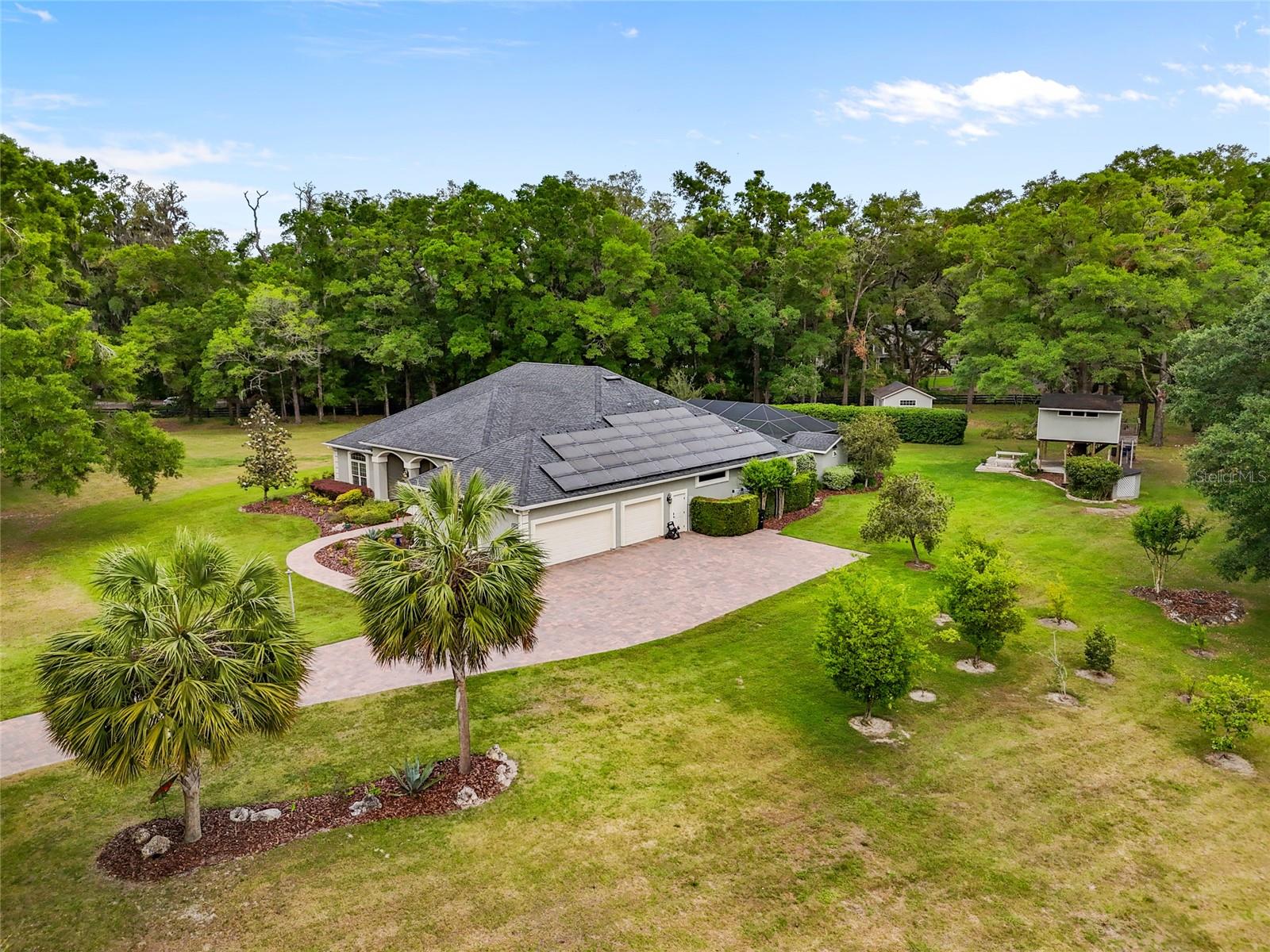 WYNDSONG MANOR - Residential