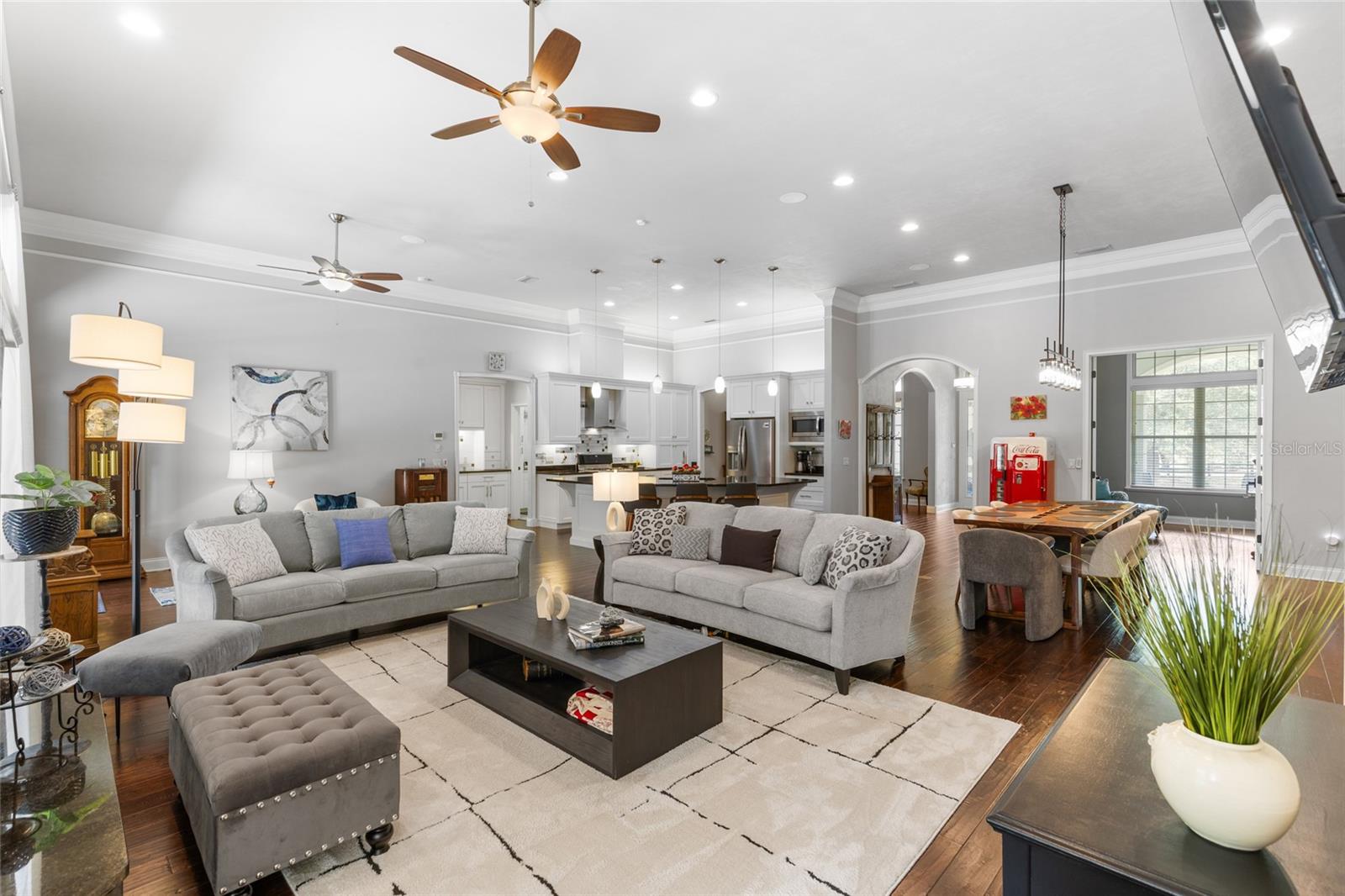 WYNDSONG MANOR - Residential