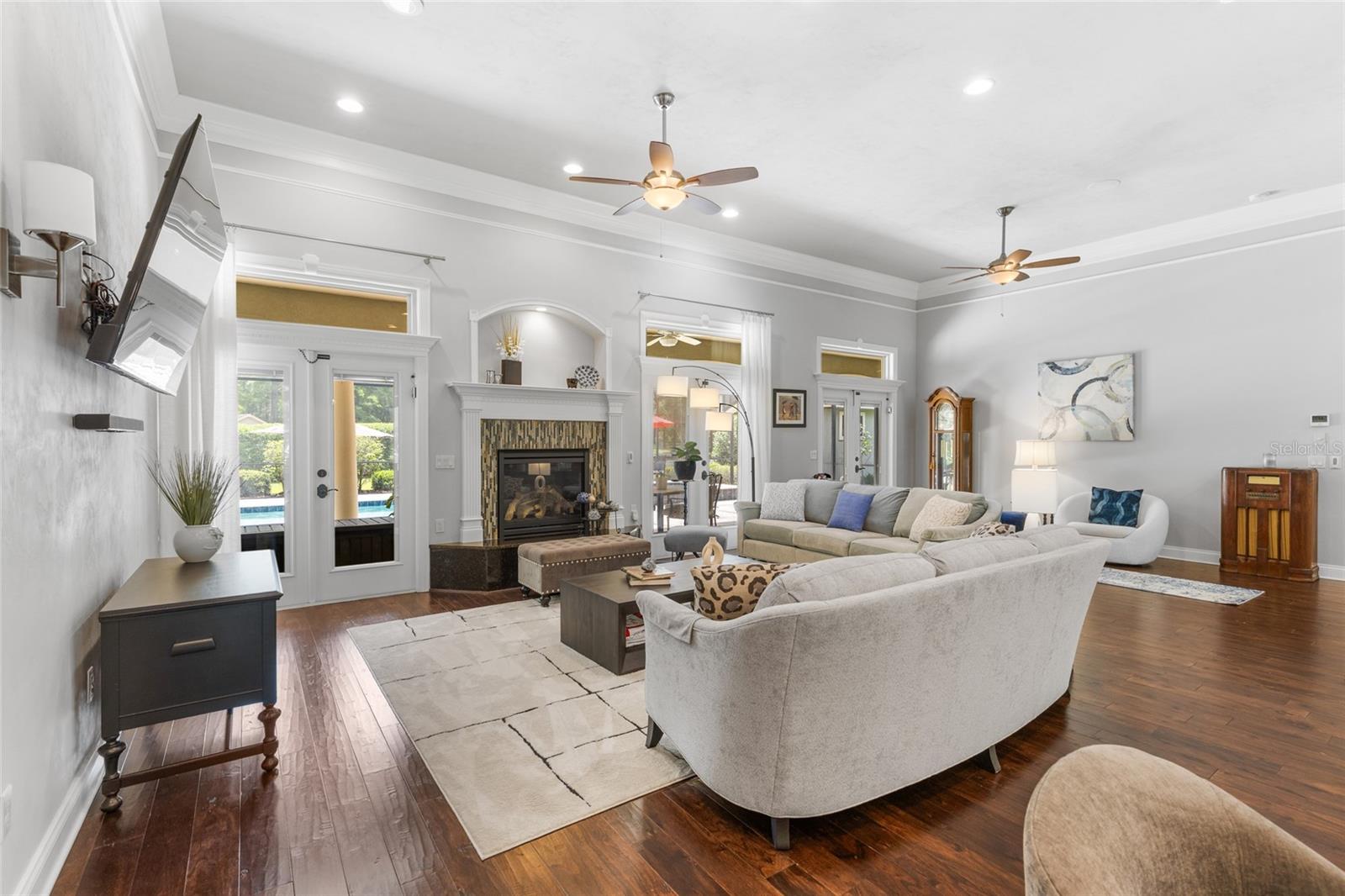 WYNDSONG MANOR - Residential