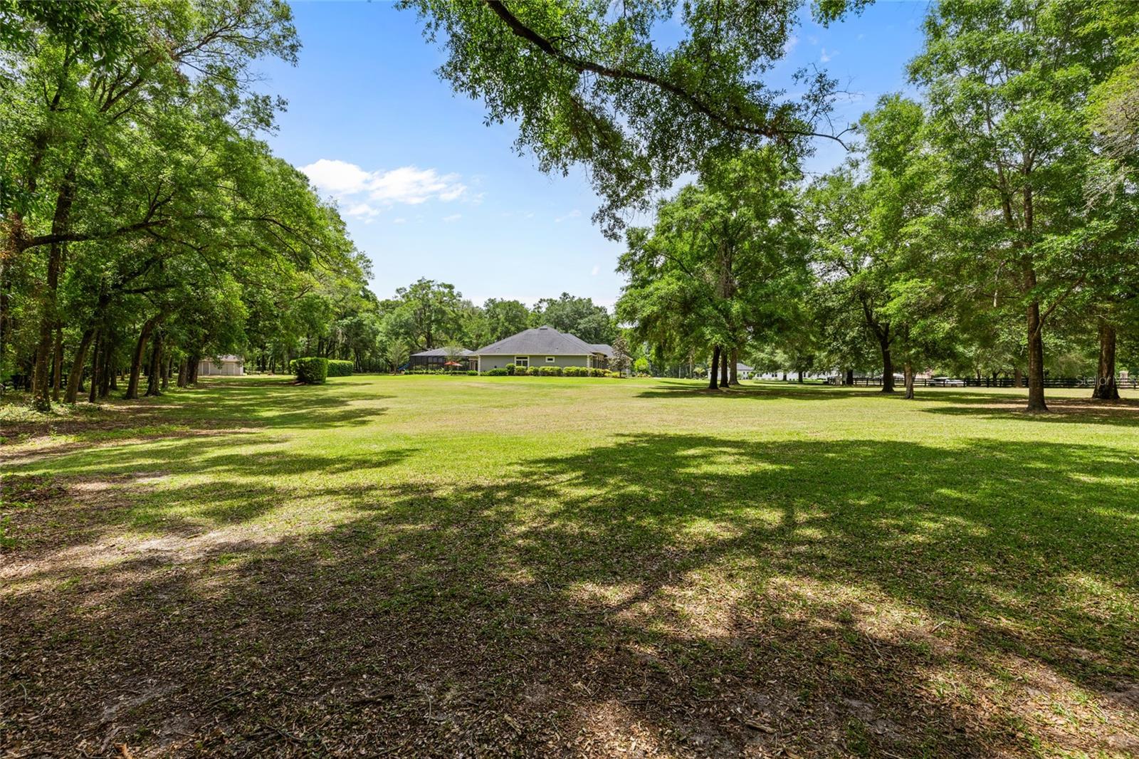 WYNDSONG MANOR - Residential