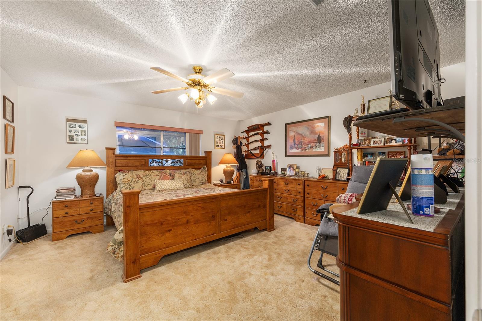 CIRCLE SQUARE WOODS - Residential